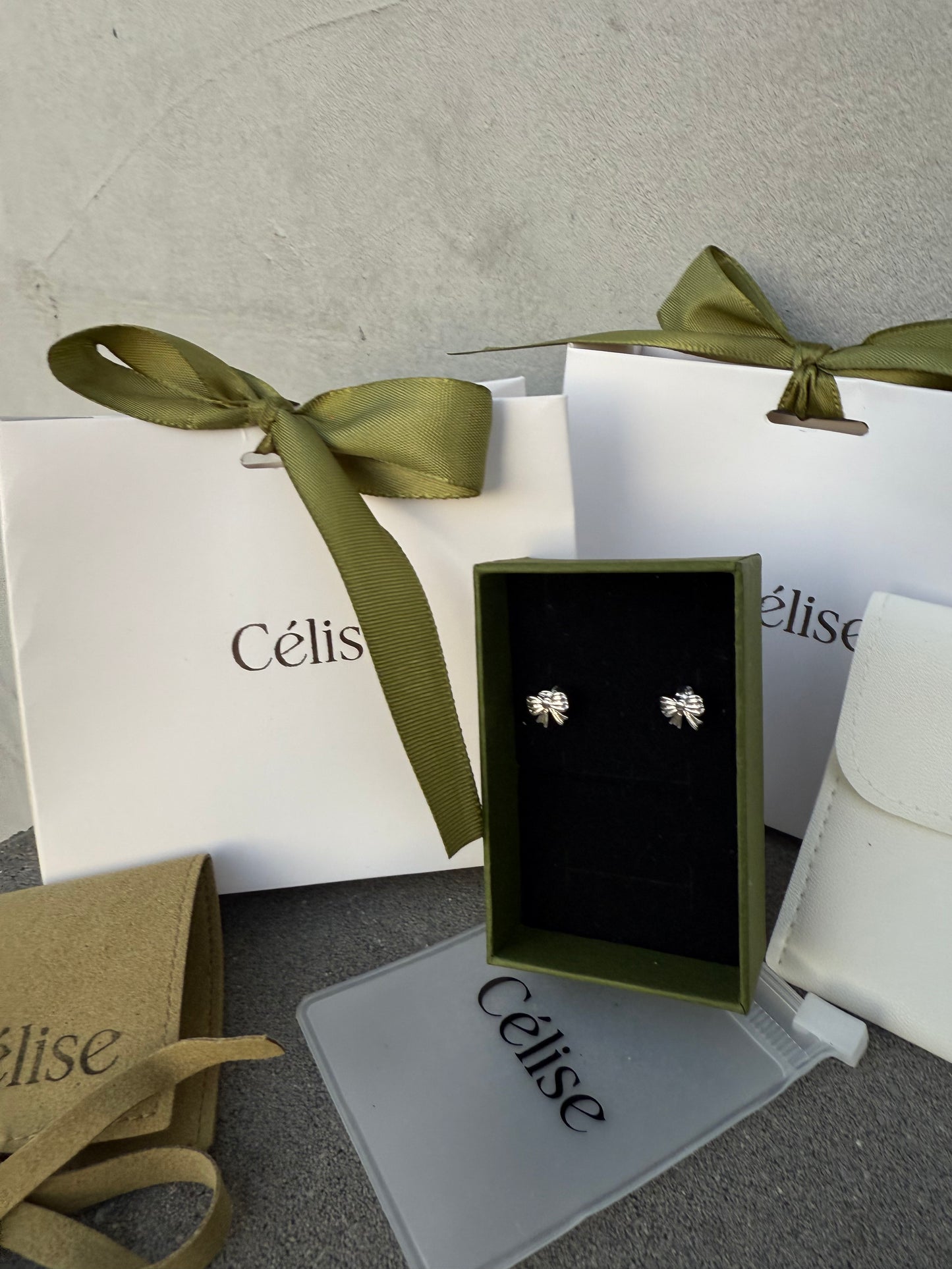 Cercei Célise Amour Bow 925