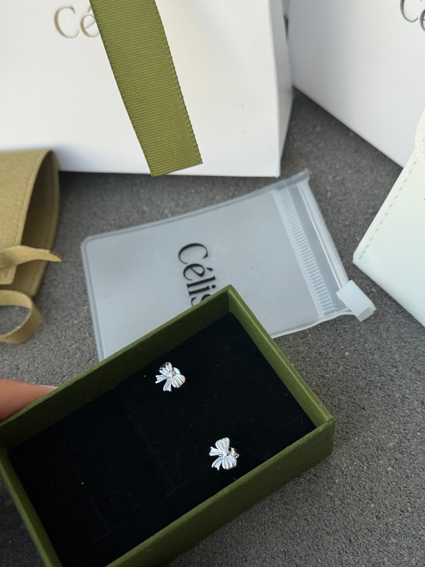Cercei Célise Amour Bow 925